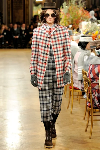 Look 7